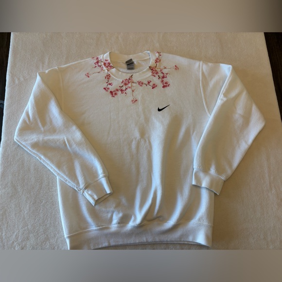 Nike Sweaters - Vintage Nike White Sweatshirt with Pink Accents
